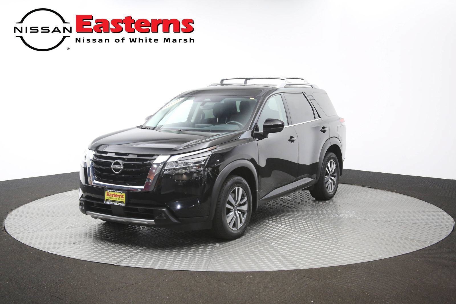 Used 2023 Nissan Pathfinder SL AWD/4WD image 55