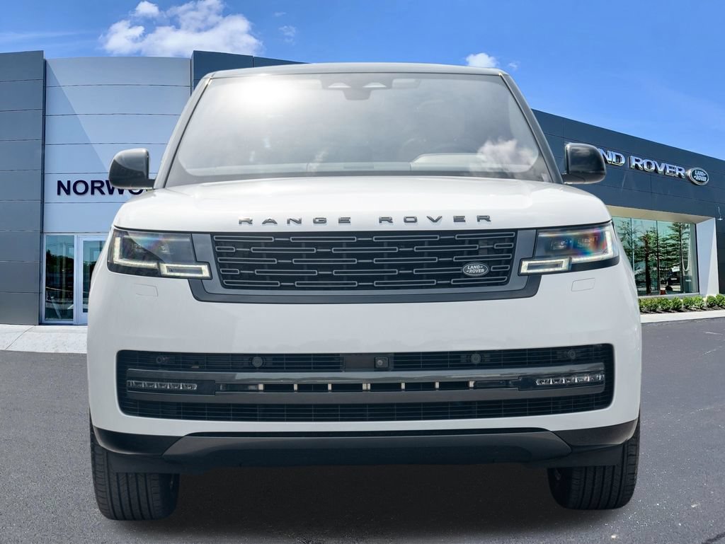 Used 2023 Land Rover Range Rover SE AWD/4WD image 2