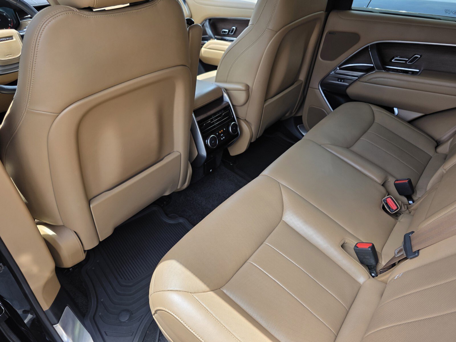 Certified 2023 Land Rover Range Rover SE AWD/4WD image 16