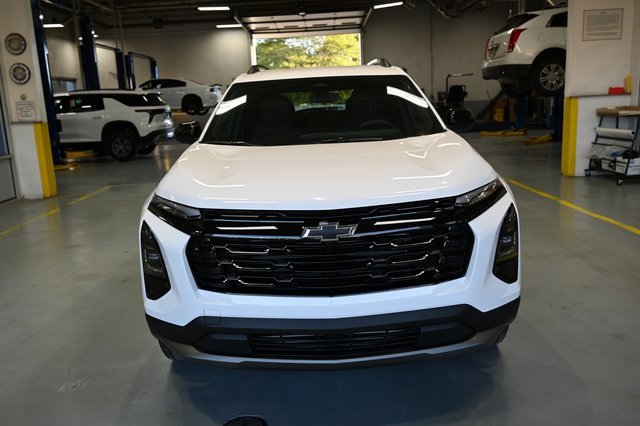 New 2026 Chevrolet Equinox LT w/ Convenience Package II image 2