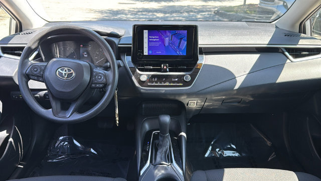 Used 2025 Toyota Corolla LE FWD image 14