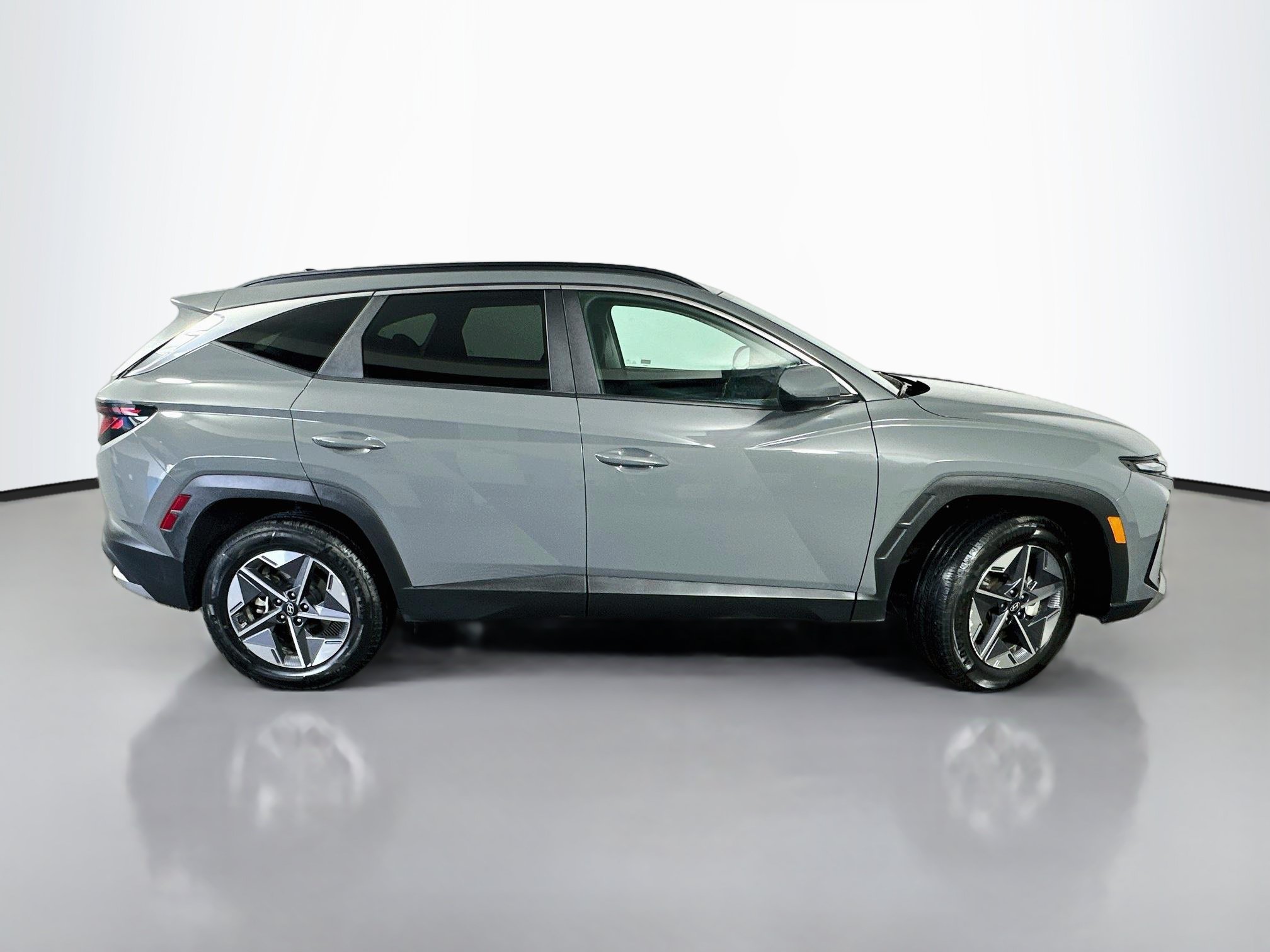 Certified 2025 Hyundai Tucson SEL AWD/4WD image 8