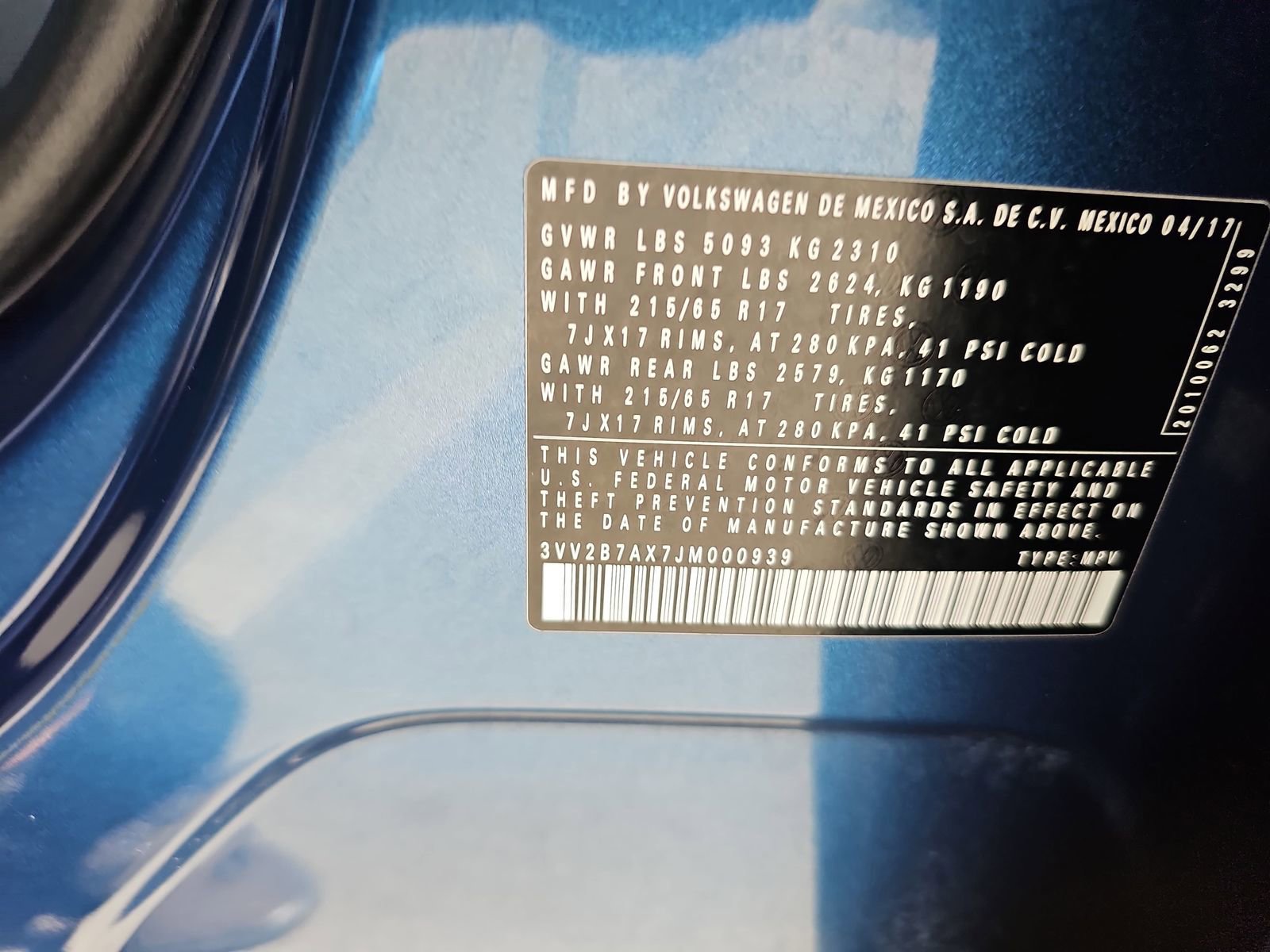 Used 2018 Volkswagen Tiguan SE AWD/4WD image 35