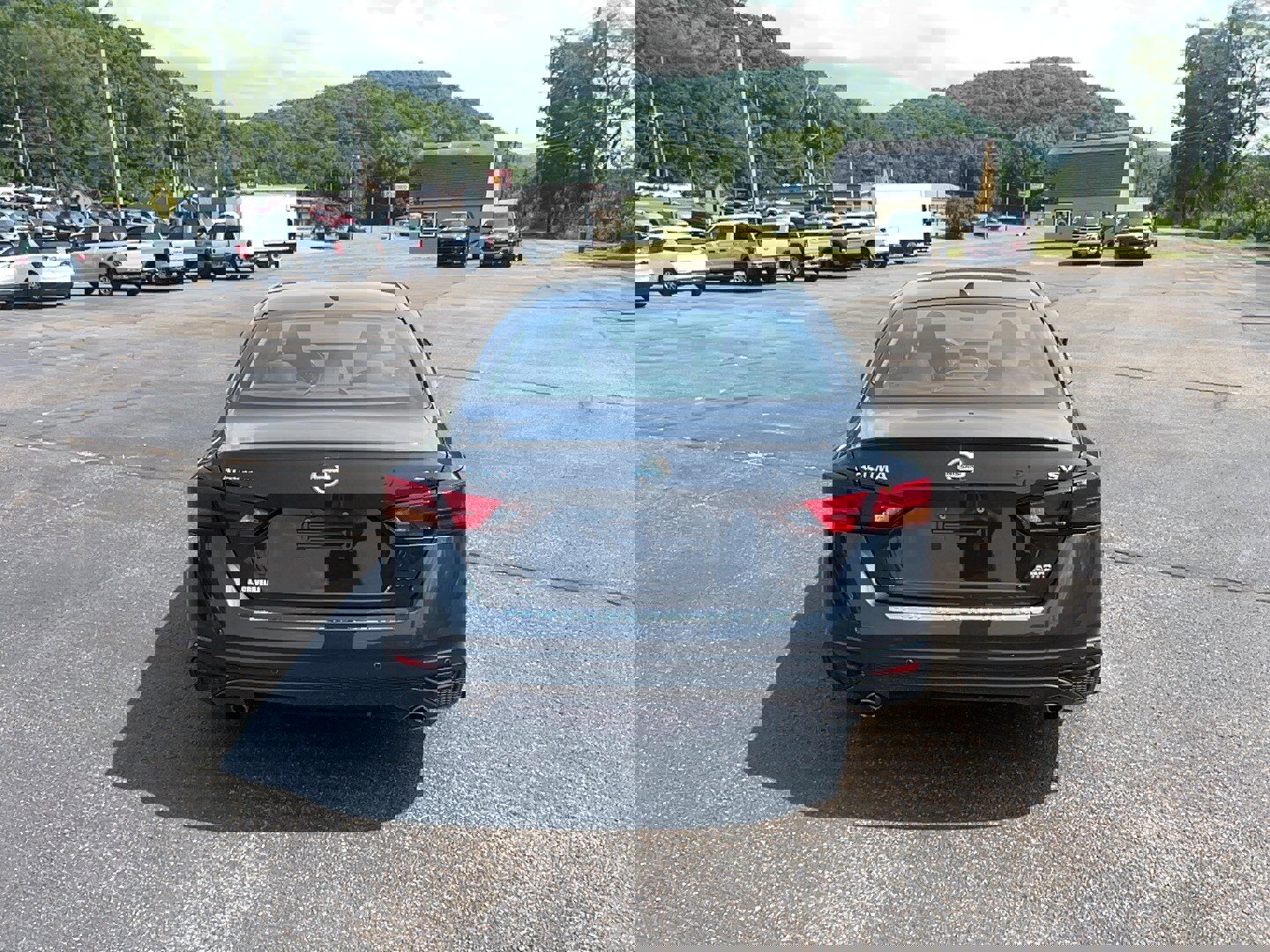 Used 2022 Nissan Altima 2.5 SV w/ SV Premium Package image 6