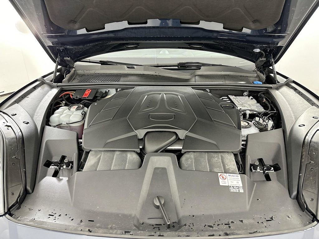 Certified 2024 Porsche Cayenne AWD/4WD image 32
