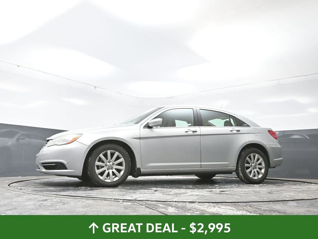 Used 2011 Chrysler 200 Touring image 28