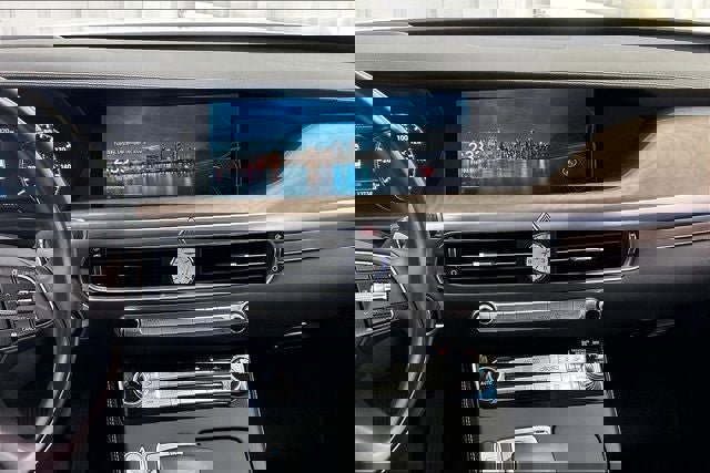 Used 2021 Genesis G90 3.3T Premium image 6