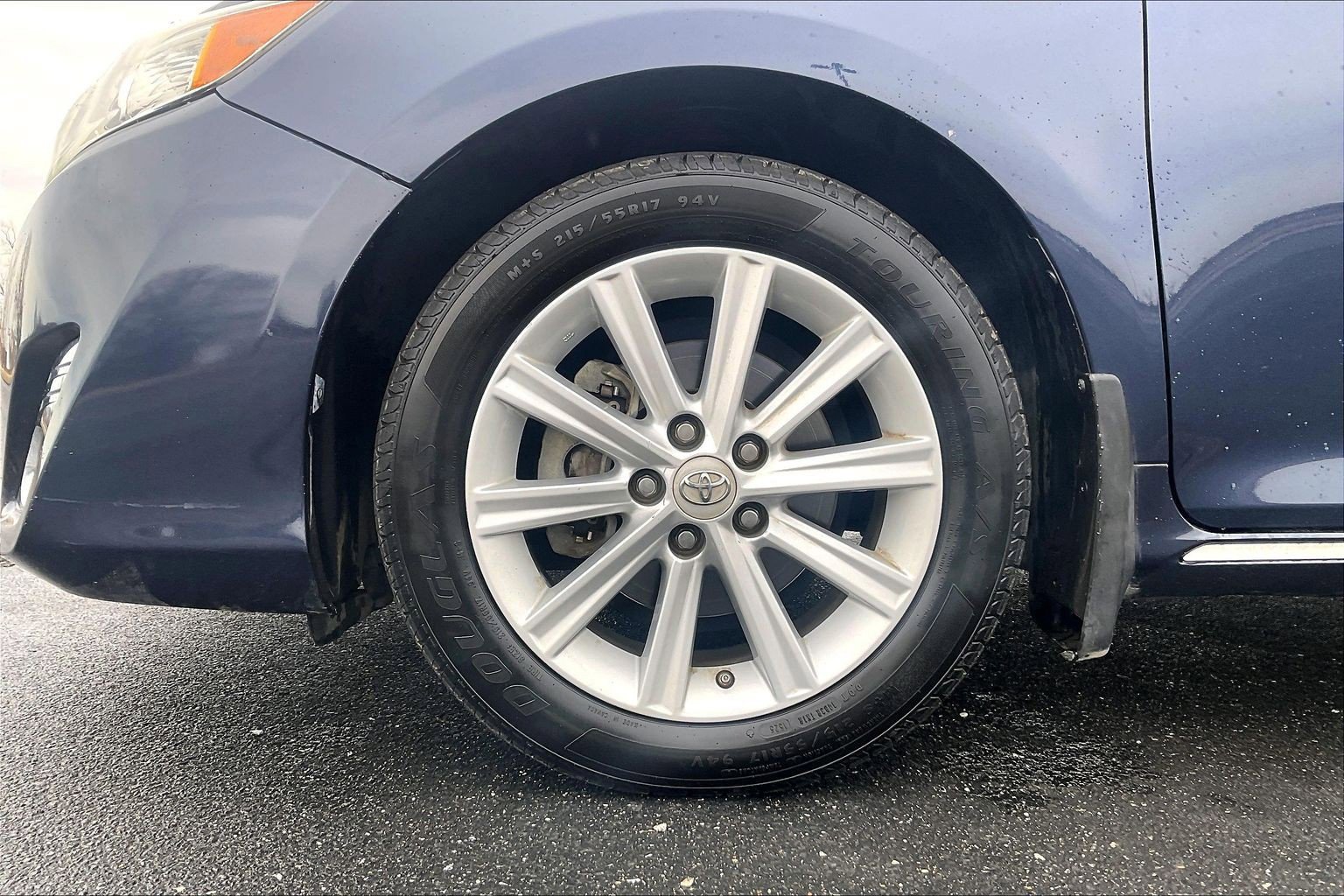 Used 2014 Toyota Camry XLE w/ Leather Package image 9