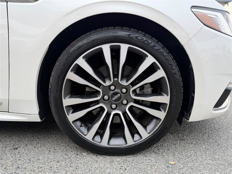Used 2018 Lincoln Continental Select w/ Continental Climate Package AWD/4WD image 11