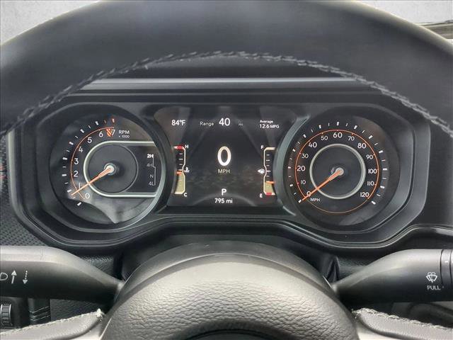 Used 2025 Jeep Gladiator Rubicon w/ Convenience Group AWD/4WD image 10