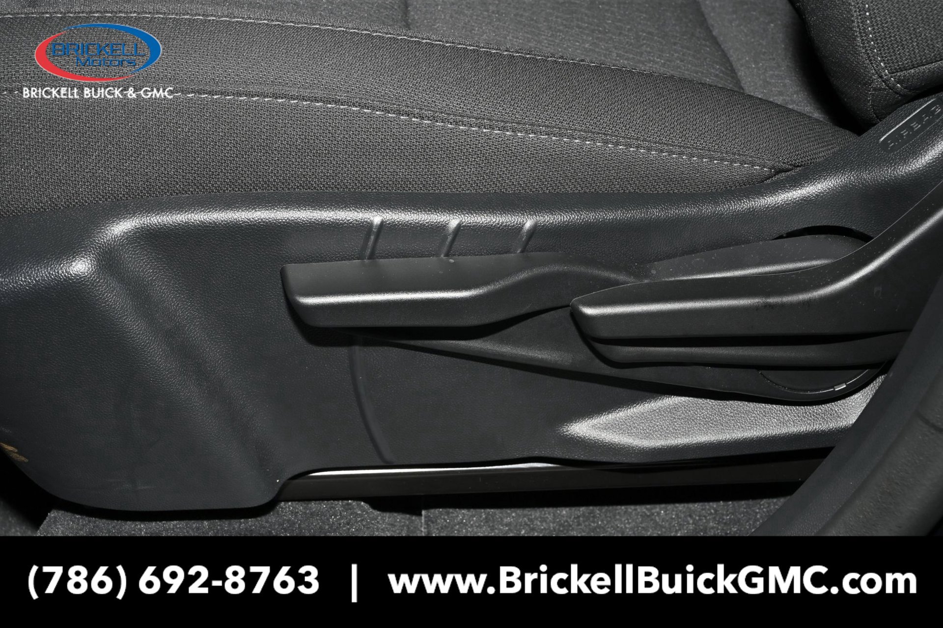 Used 2026 Chevrolet Equinox LT w/ Safety and Technology Package FWD image 22