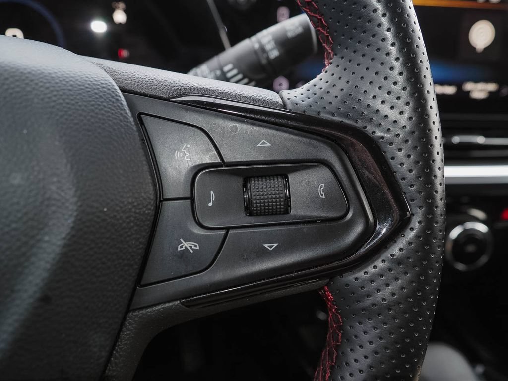Certified 2024 Chevrolet Trax RS FWD image 24