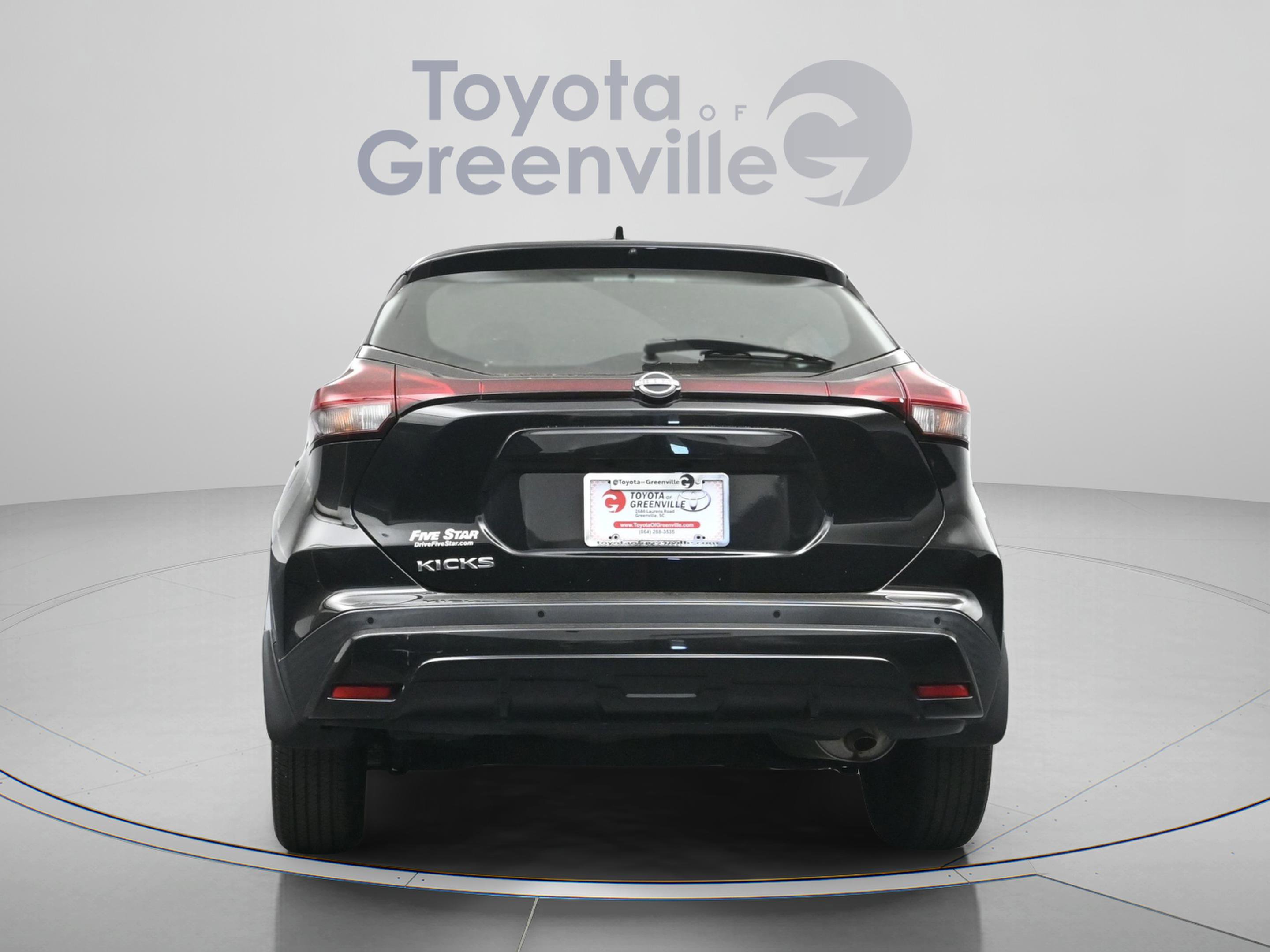 Used 2022 Nissan Kicks S image 10