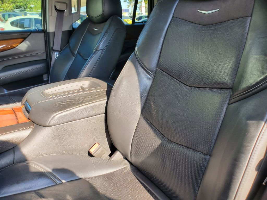 Used 2016 Cadillac Escalade Premium image 18