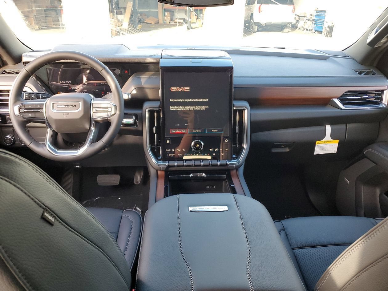 New 2026 GMC Yukon XL Denali w/ Sun & Power Step Package RWD image 12