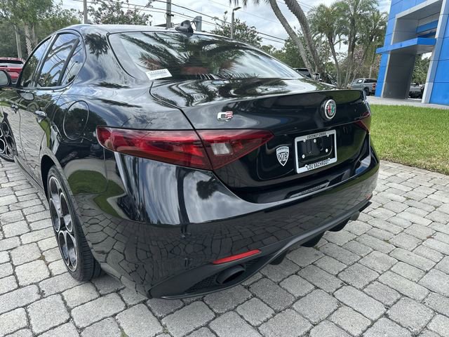 Used 2022 Alfa Romeo Giulia Veloce RWD image 12