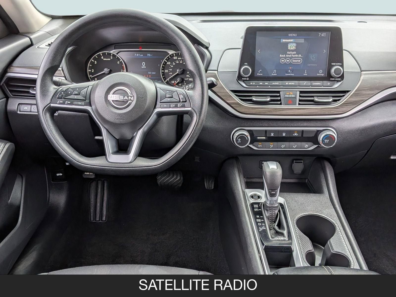 Used 2025 Nissan Altima 2.5 SV image 13