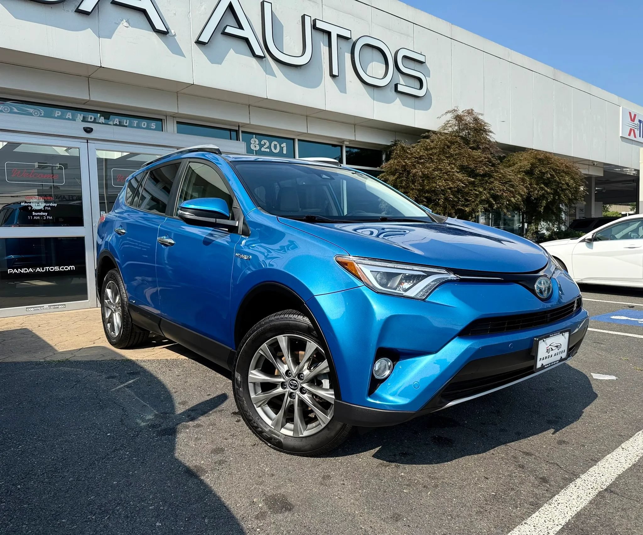 Used 2016 Toyota RAV4 Limited AWD/4WD image 1