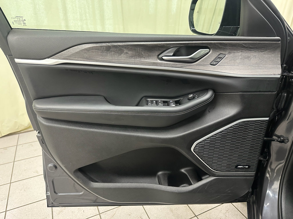 Used 2023 Jeep Grand Cherokee 4xe image 35