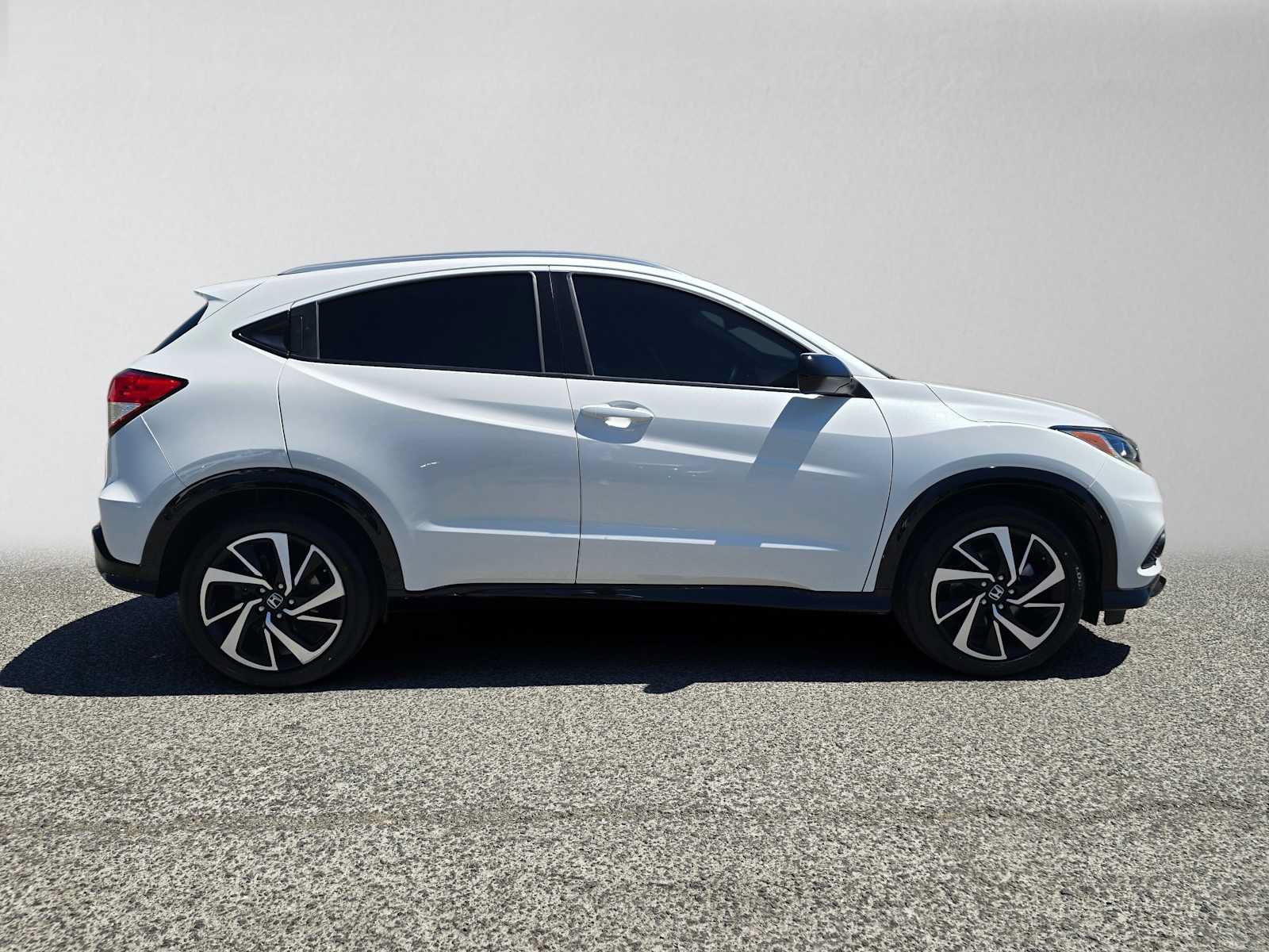 Used 2019 Honda HR-V Sport image 2