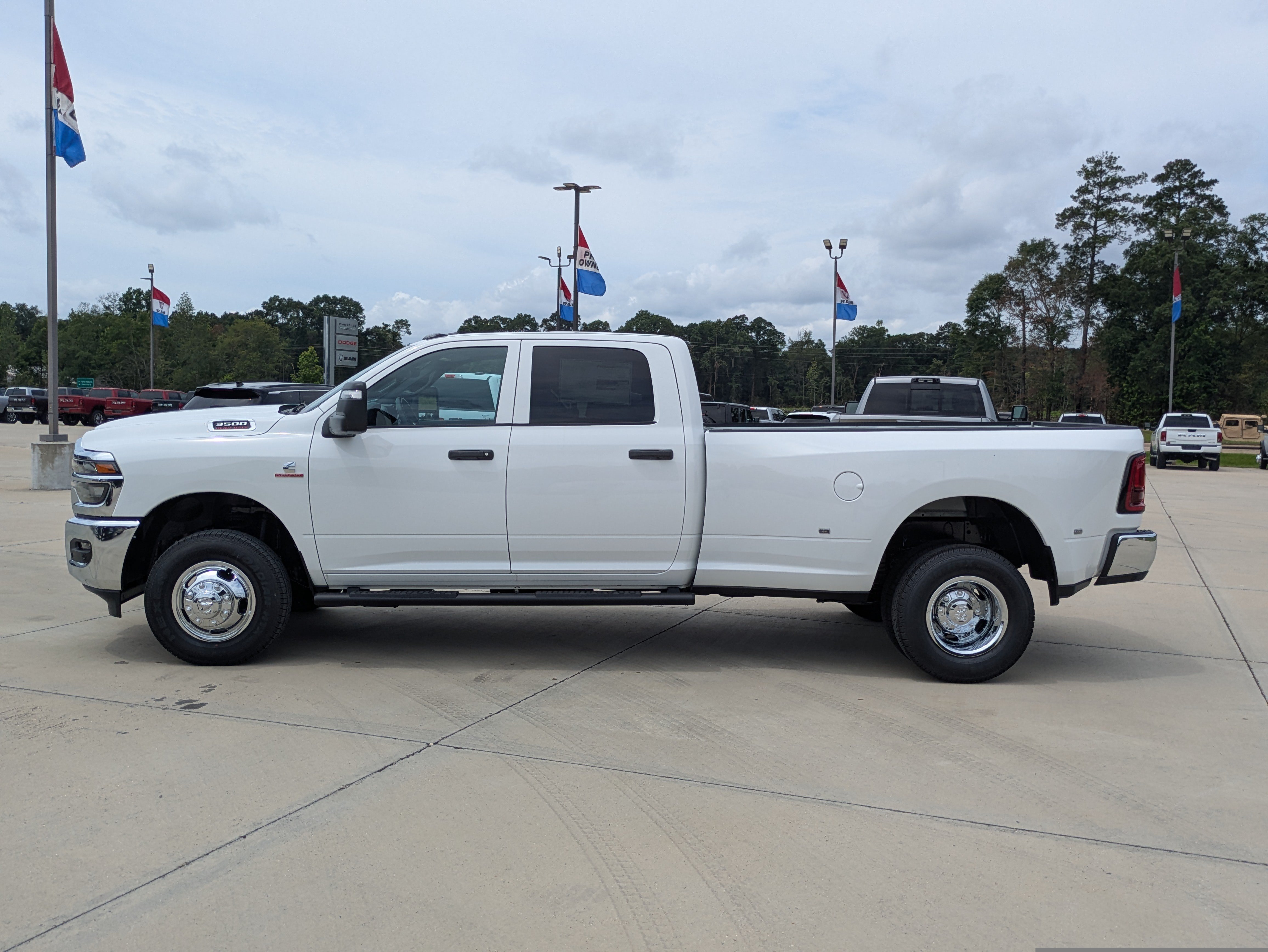 New 2026 RAM 3500 Tradesman AWD/4WD image 5
