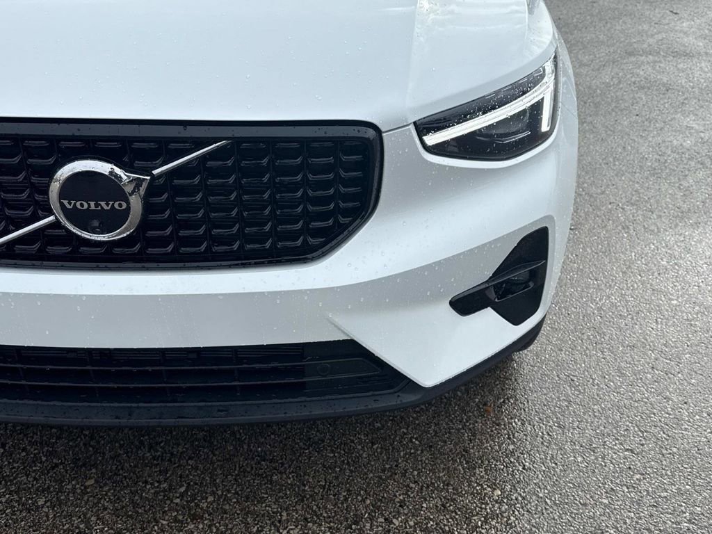 New 2026 Volvo XC40 B5 Ultra w/ Climate Package AWD/4WD image 9