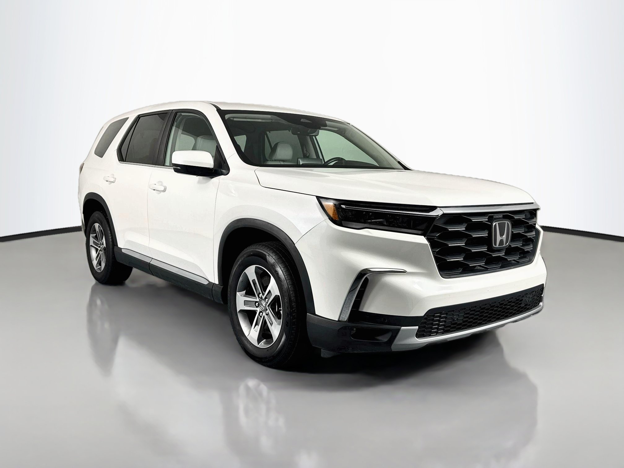 Certified 2024 Honda Pilot EX-L image 3