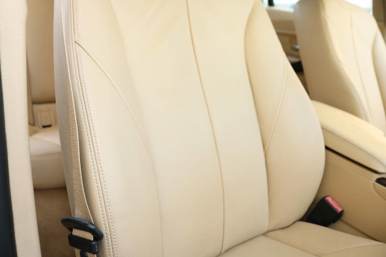 Used 2013 BMW 335i Sedan RWD image 23