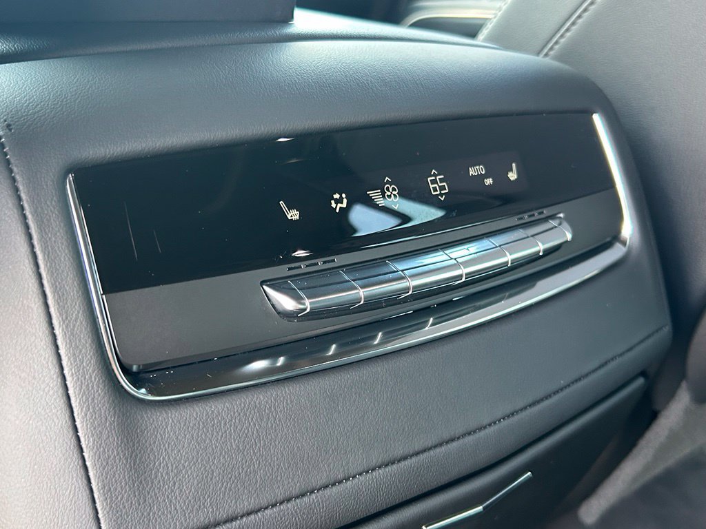 Used 2023 Cadillac Escalade Premium Luxury w/ LPO, Illumination Package AWD/4WD image 59