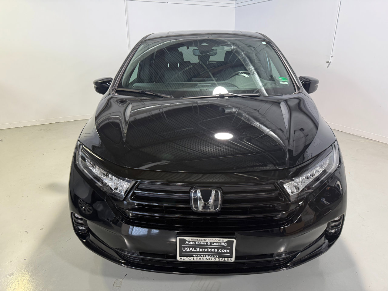 Used 2023 Honda Odyssey Sport image 3