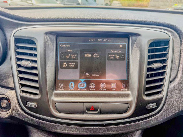 Used 2017 Chrysler 200 Limited Platinum w/ Comfort & Convenience Group image 9