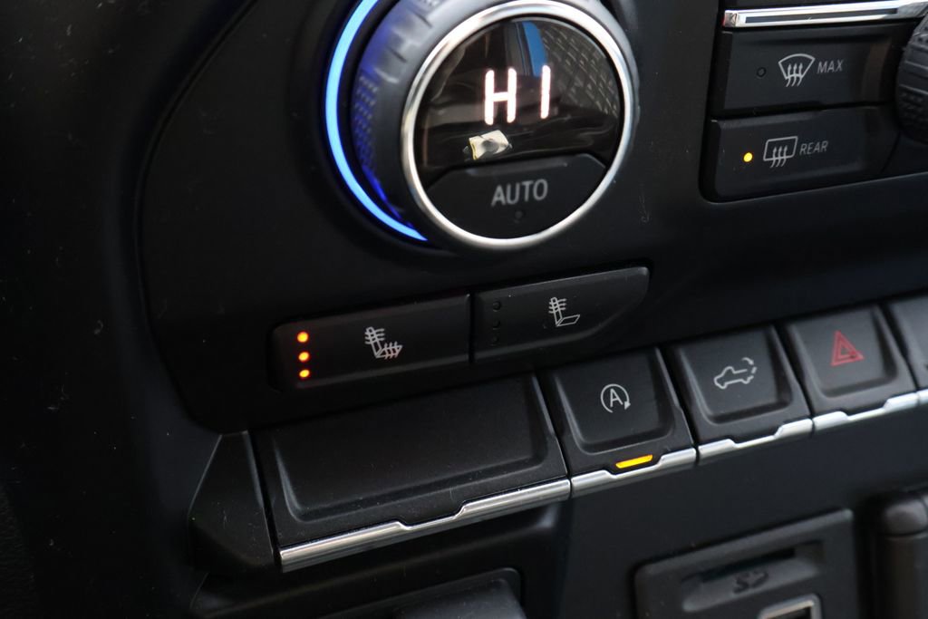 Used 2020 Chevrolet Silverado 1500 LT w/ All-Star Edition image 27