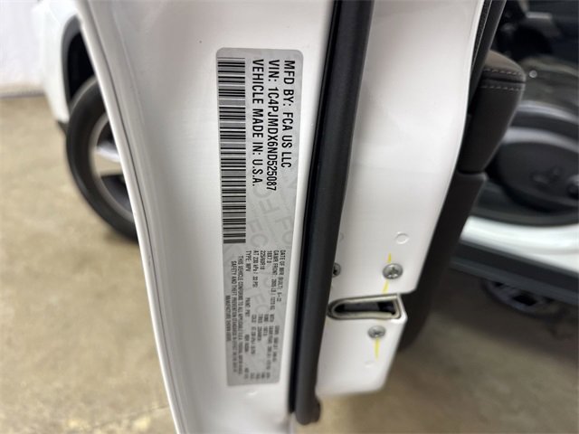 Used 2022 Jeep Cherokee Limited image 30