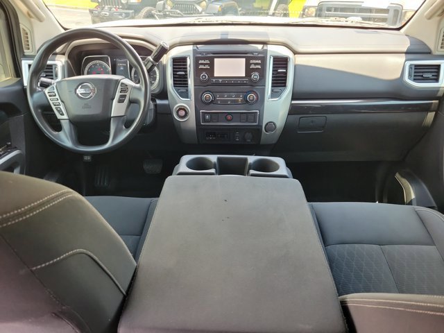 Used 2018 Nissan Titan SV RWD image 11