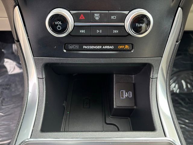 Used 2024 Ford Edge Titanium image 17