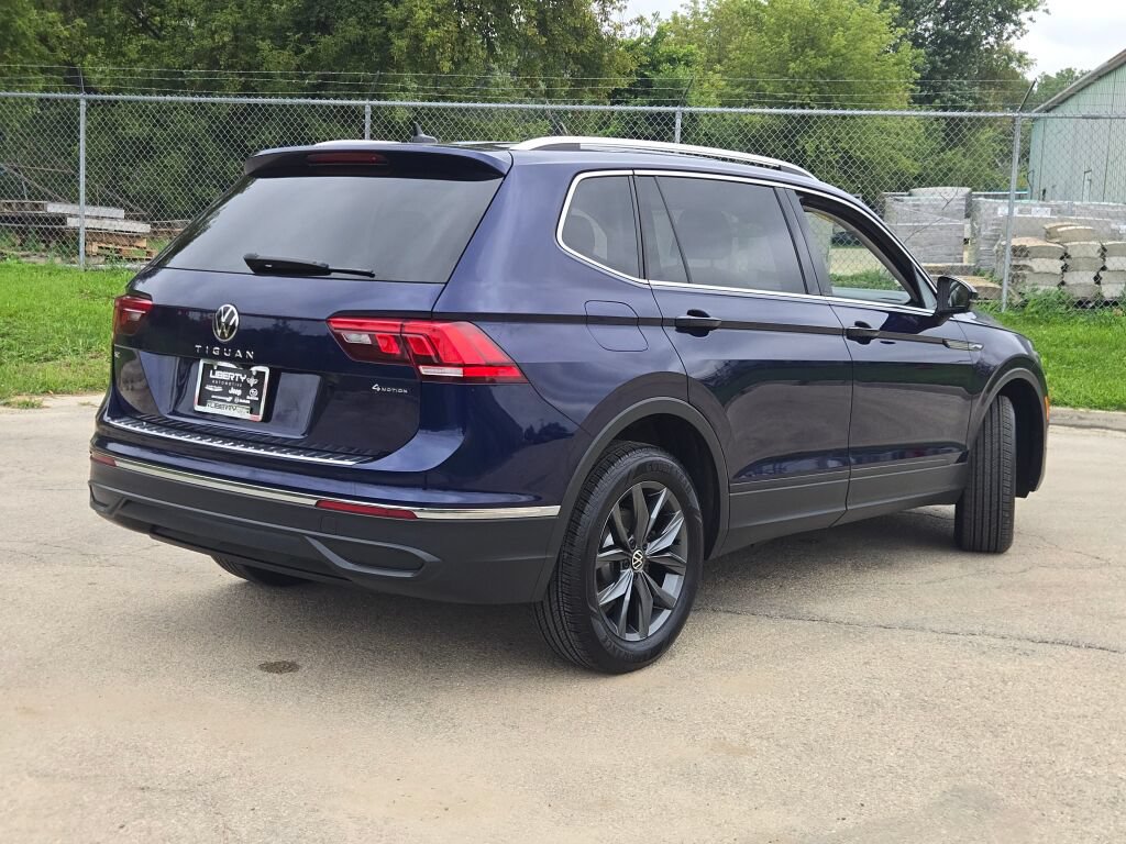 Used 2022 Volkswagen Tiguan SE AWD/4WD image 12