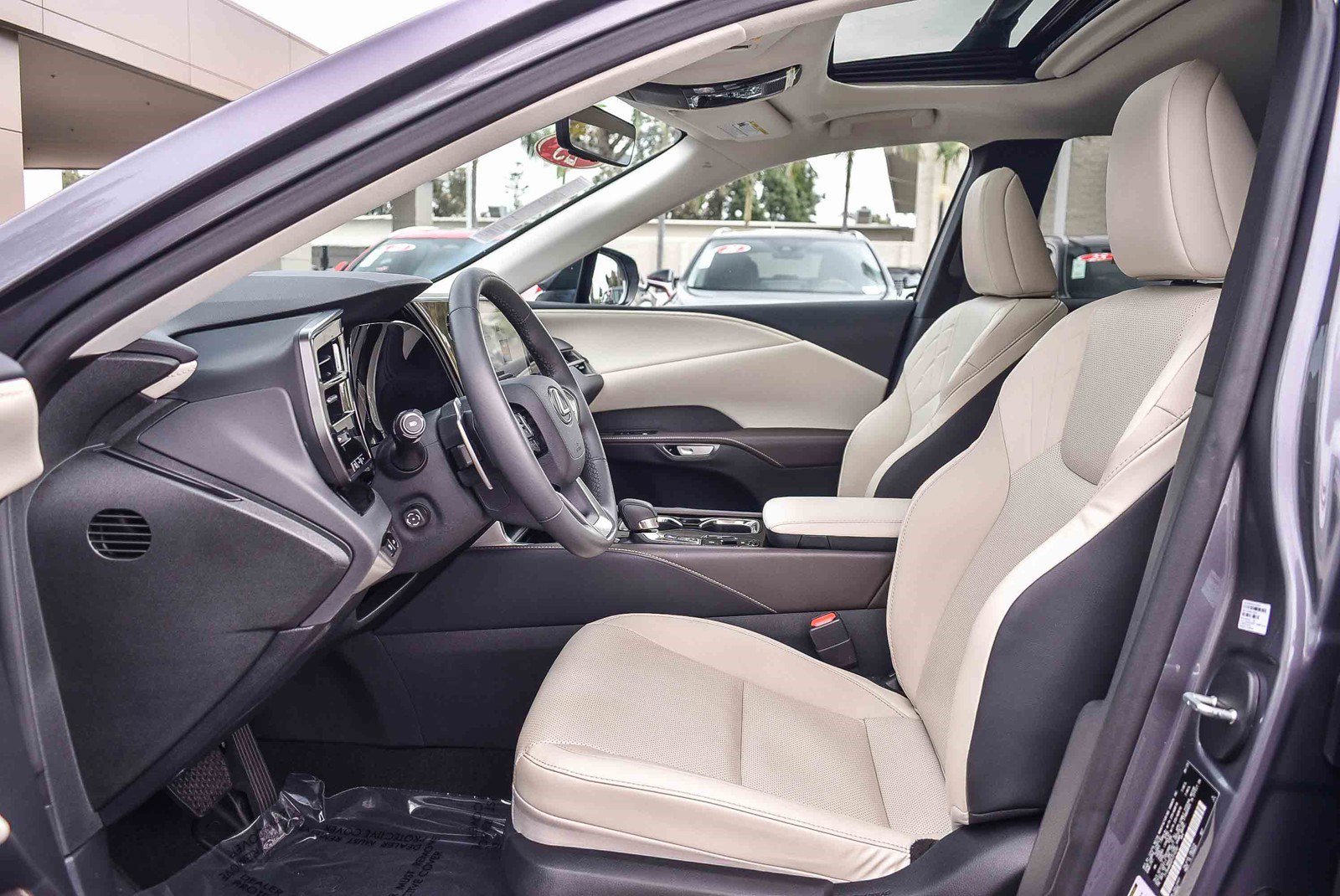 Used 2023 Lexus RX 350 FWD w/ Cold Area Package image 17