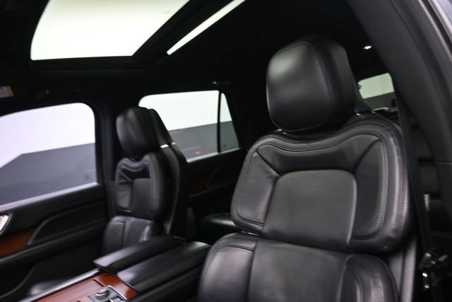 Used 2020 Lincoln Navigator Reserve w/ Luxury Package AWD/4WD image 10