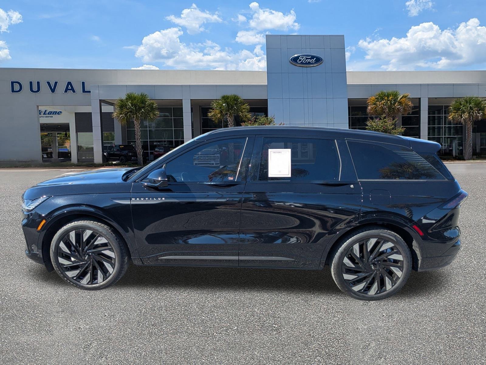 Used 2024 Lincoln Nautilus Reserve w/ Jet Appearance Package (87T) image 7