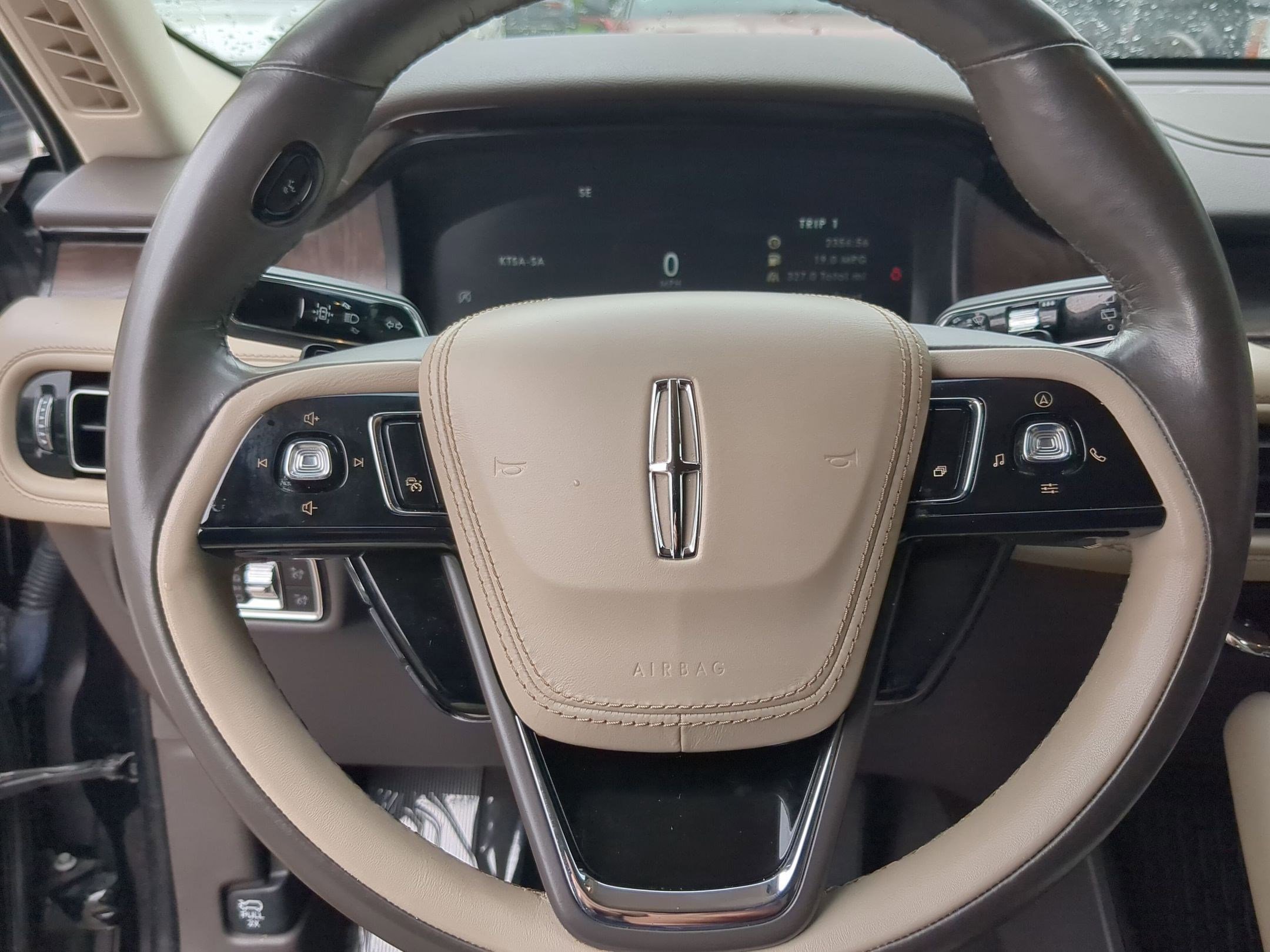 Used 2023 Lincoln Aviator Reserve w/ Equipment Group 201A AWD/4WD image 13
