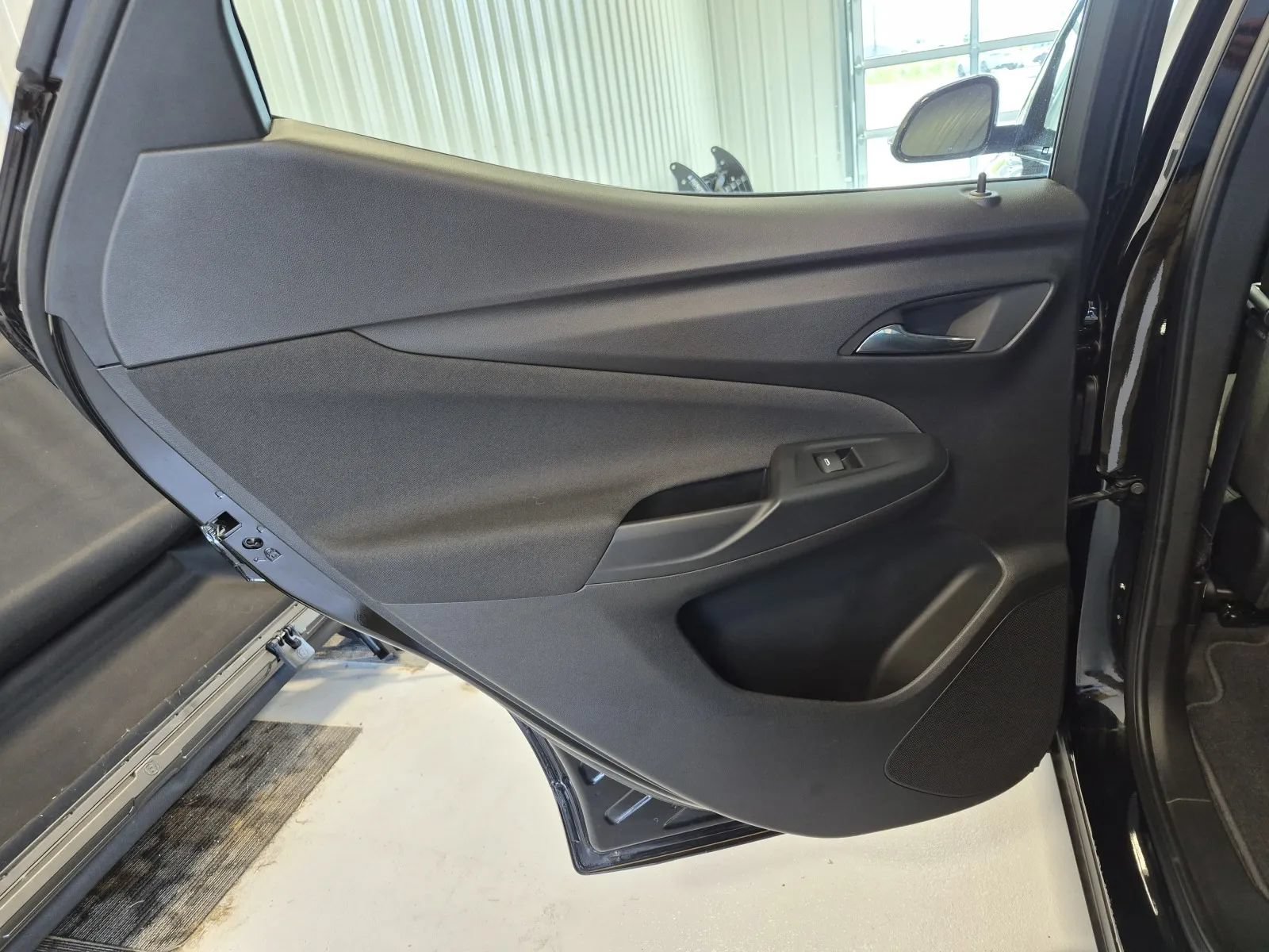 Used 2023 Chevrolet Bolt EUV LT w/ Comfort Package FWD image 12