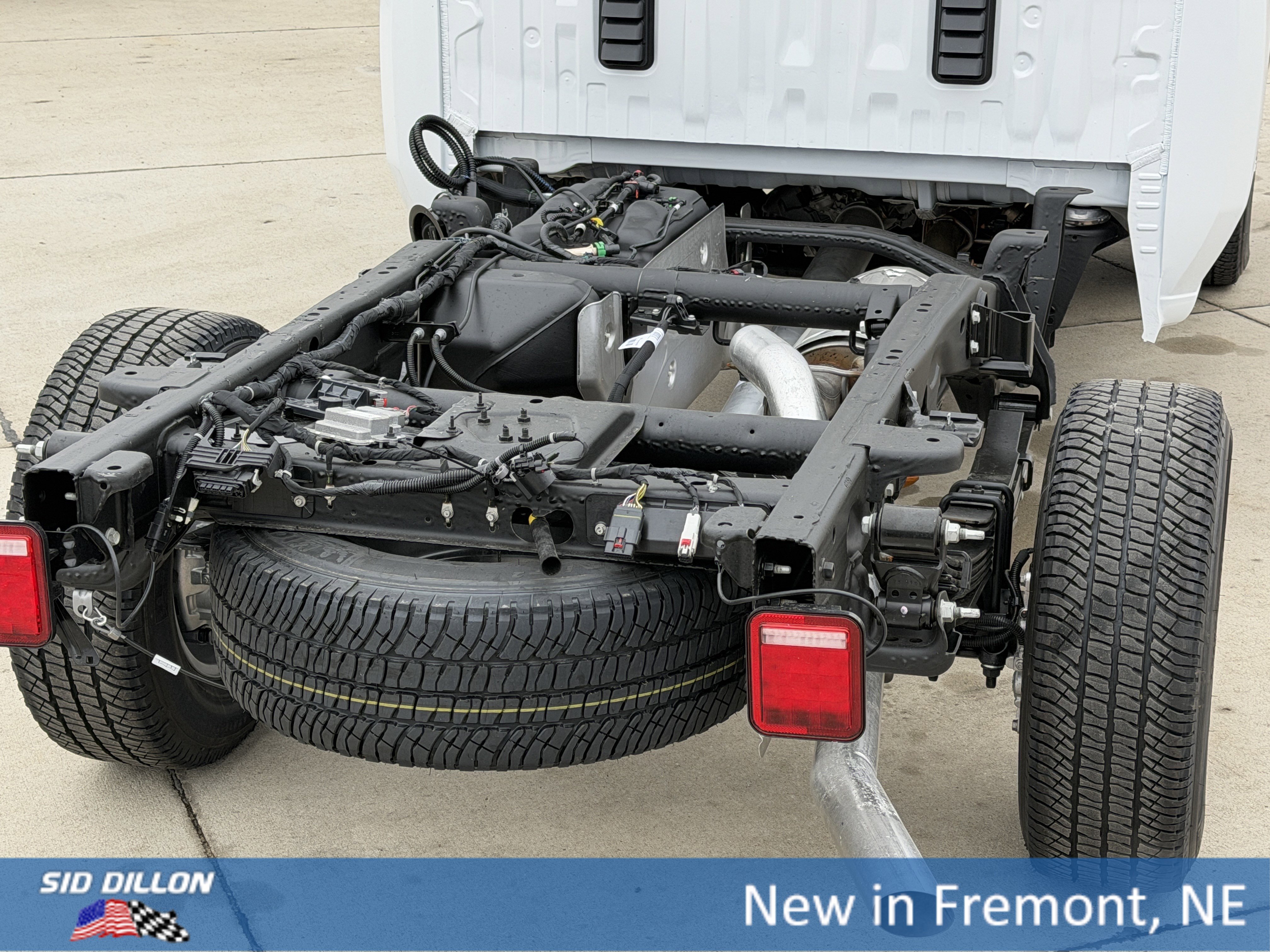 New 2026 GMC Sierra 3500 SLE w/ SLE Convenience Package image 5