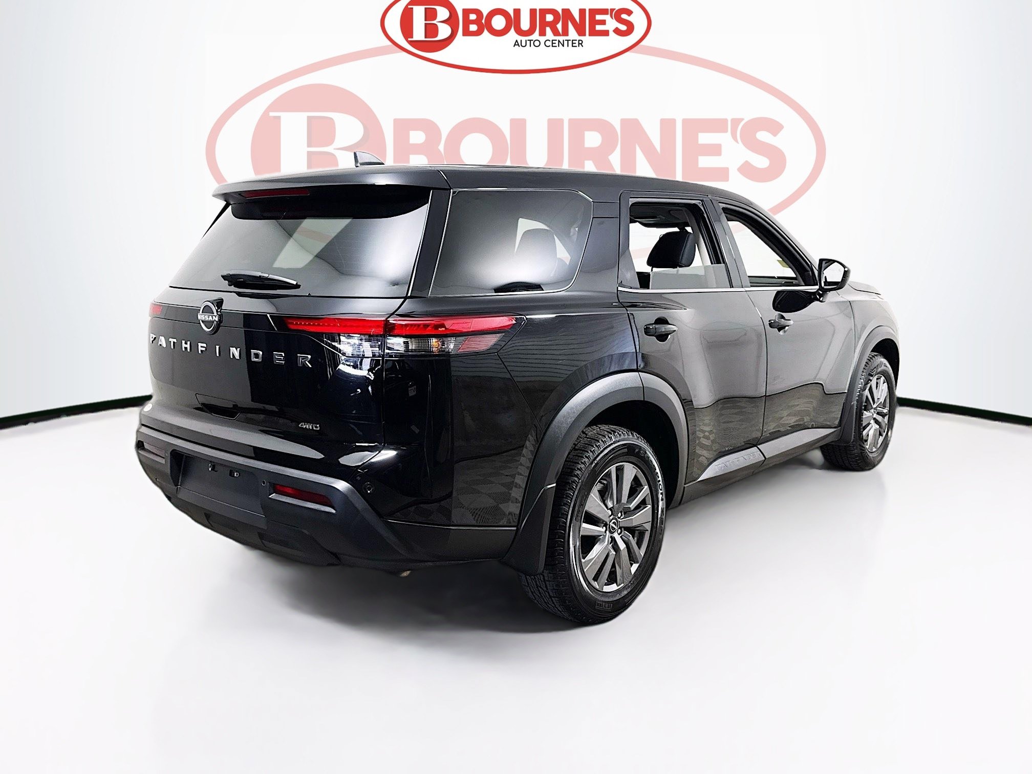 Used 2025 Nissan Pathfinder S AWD/4WD image 9