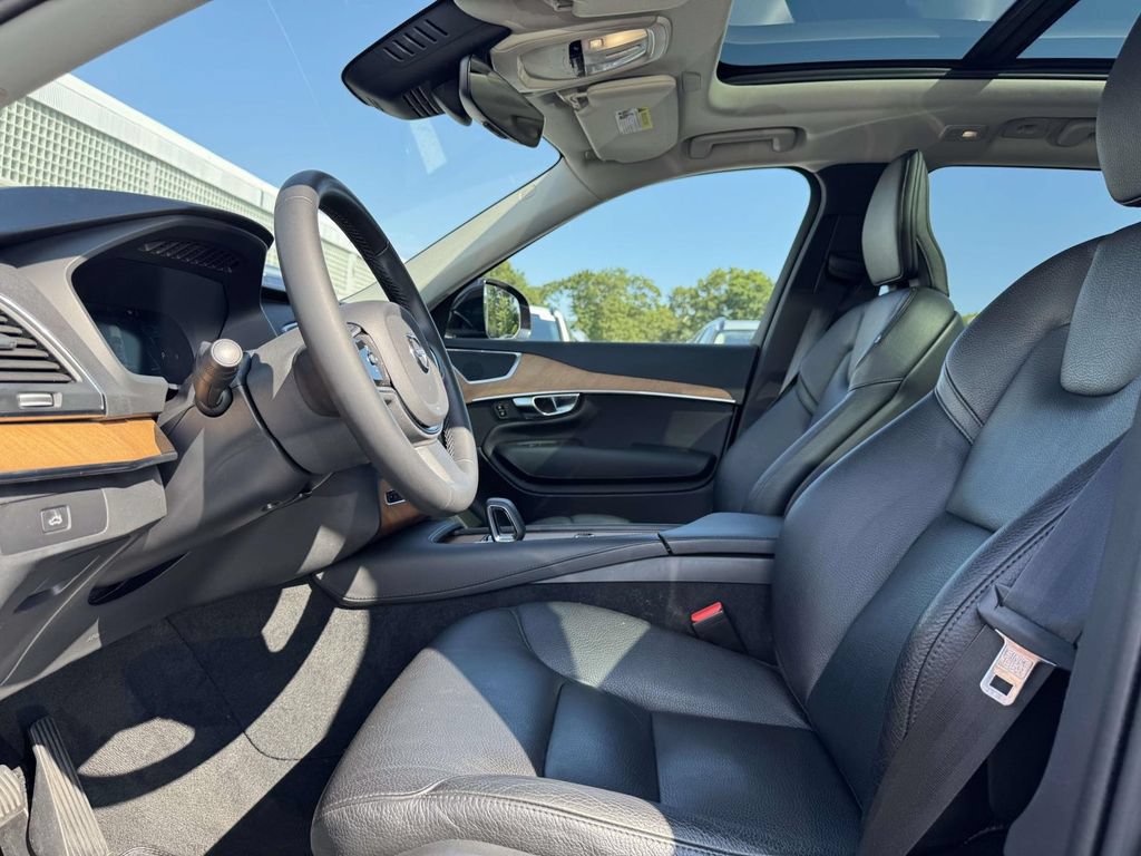 Certified 2023 Volvo XC90 B6 Core w/ Climate Package AWD/4WD image 13