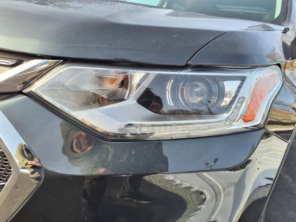 Used 2021 Chevrolet Traverse LT w/ LT Premium Package image 9