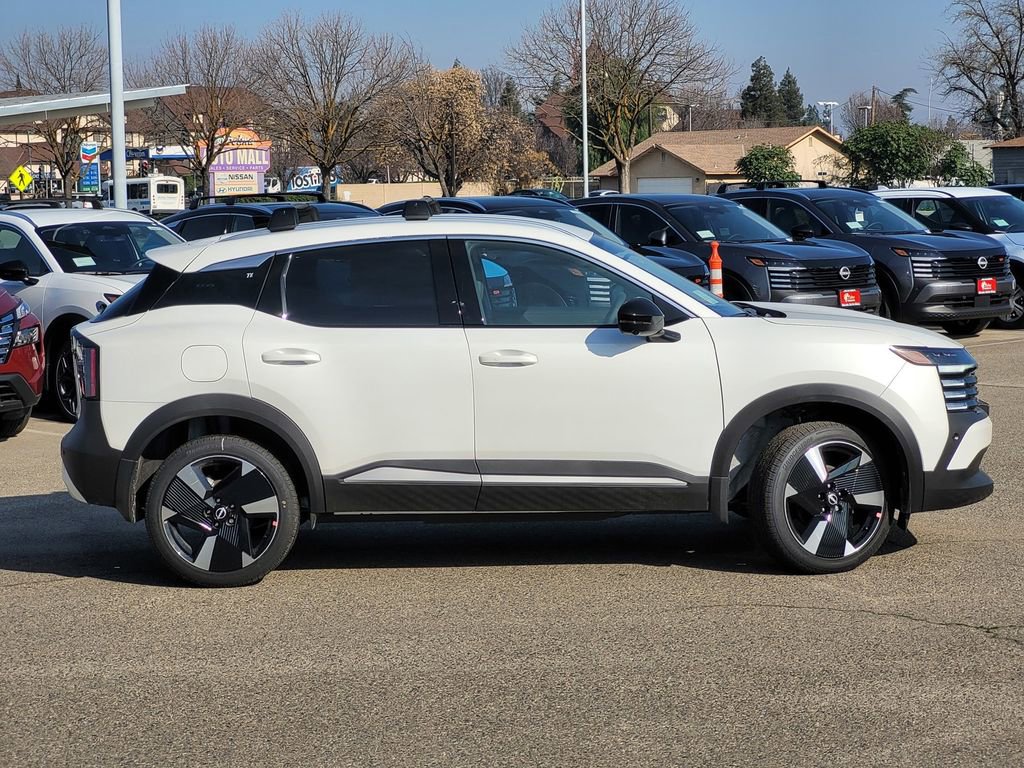 New 2026 Nissan Kicks SR w/ Cold Weather Package image 3