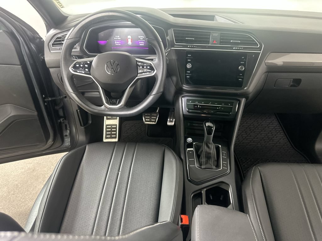 Used 2023 Volkswagen Tiguan SE R-Line FWD image 16