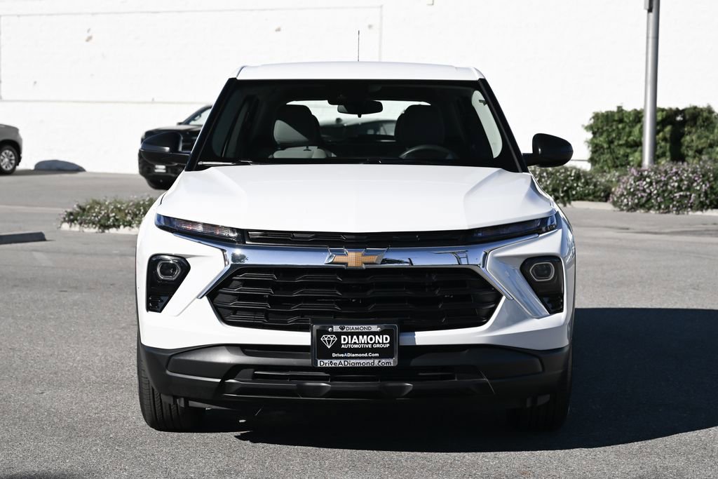 Used 2024 Chevrolet TrailBlazer LS image 2
