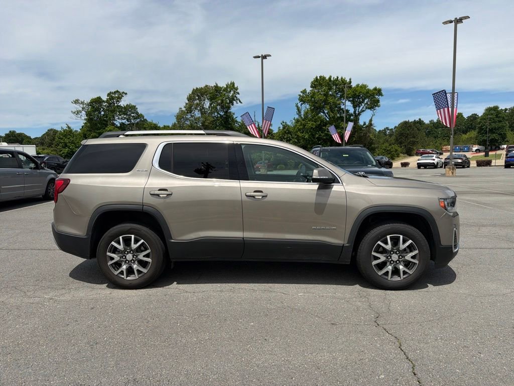Used 2023 GMC Acadia SLE w/ Driver Convenience Package FWD image 4