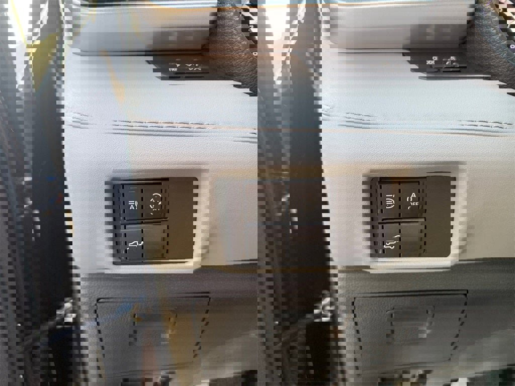 Used 2023 Toyota Highlander Platinum image 19